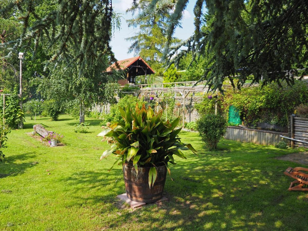 Manoir Le Refuge Bed & Breakfast Rechicourt-le-Chateau Exterior photo